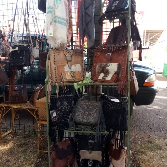 Meet your Posher, Debrarose - Picture 11 of 17